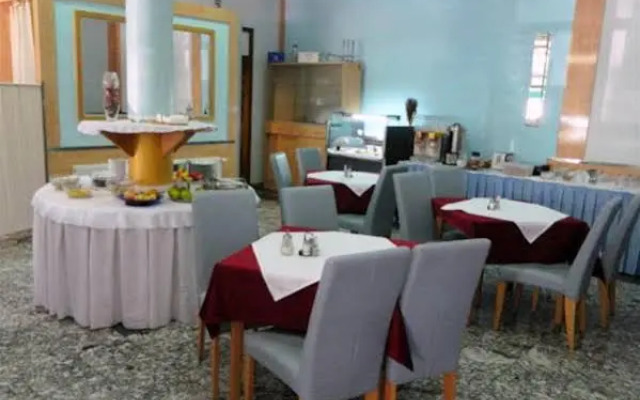 Hotel Millennium