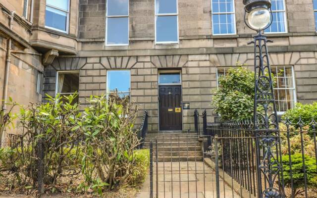 3 Lynedoch Place