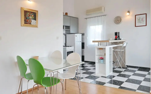 Modern Apartment With Private Pool in Maslenica