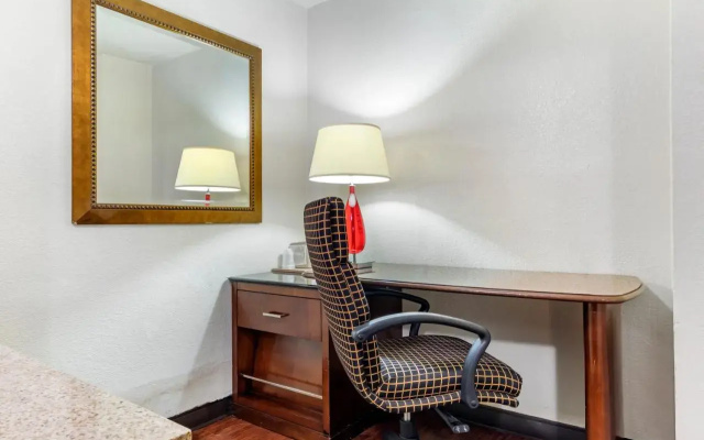 Rose City Inn & Suites