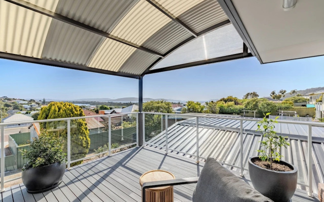 Seaview Heights by the BnB Collection