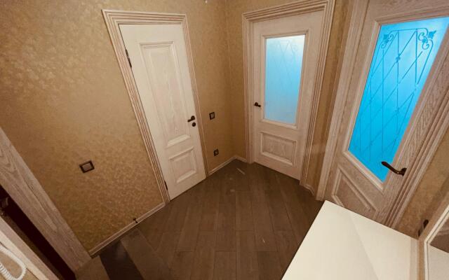 Be Happy (Би Хеппи) на улице Жлобы