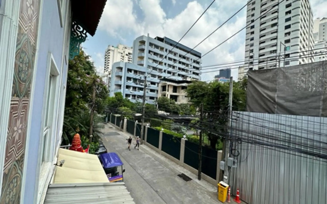 Sawasdee Hotel @ Sukhumvit Soi 8