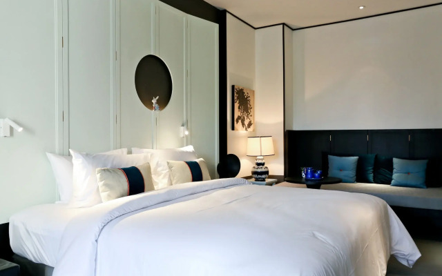 Hotel Ping Silhouette