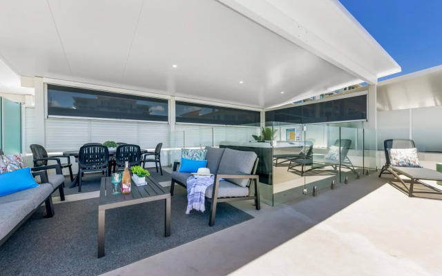 Sundeck Gardens