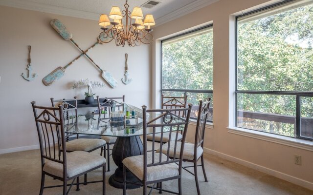 Hawkeye's Haus 5 Bedroom Home