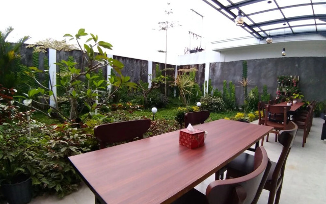 Emerald Hotel