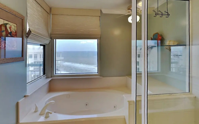 Beach Colony East by Southern Vacation Rentals