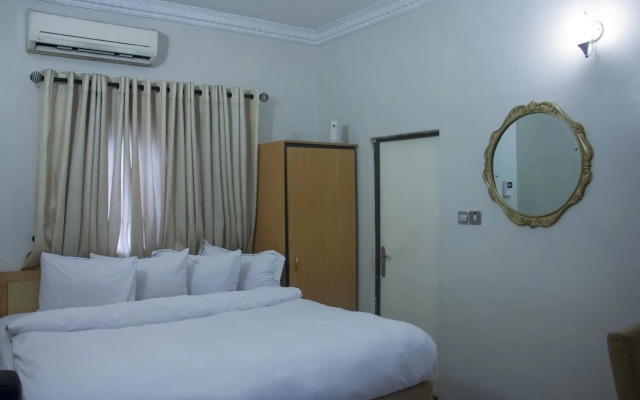 Triple Tee Hotel