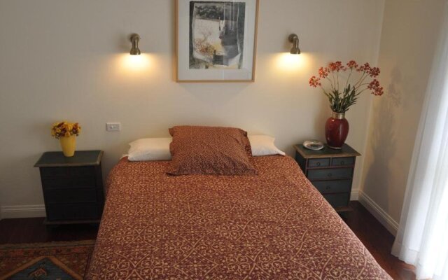 Captain's Cottage Bed & Breakfast