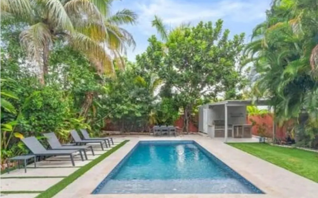 Villa Miami Poolside Paradise