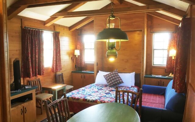 Lake Seminole Country Cabins