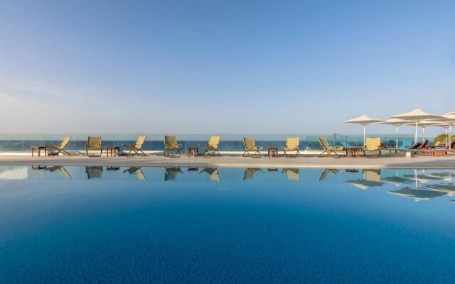 Cavo Orient Beach Hotel