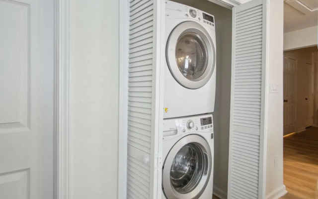 Your Amazing 3BR 2BA Downtown Delight