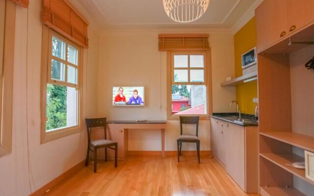 Comfortable Flat with Jacuzzi near Hadrian&apos;s Gate