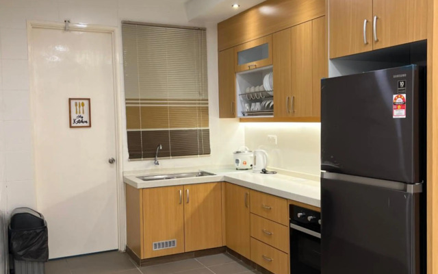 4 bedrooms (private bathroom) Perdana Hill Villa