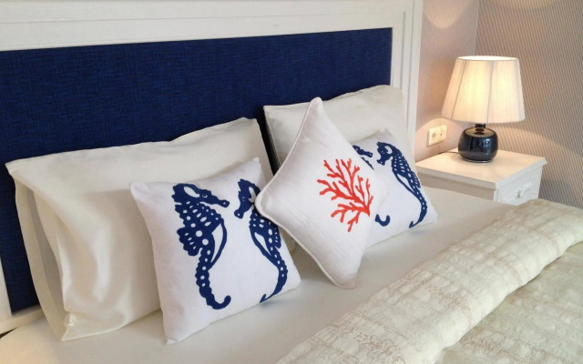 Lola 38 Hotel