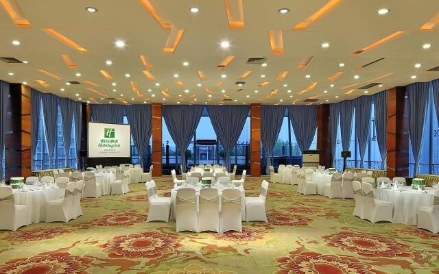 Holiday Inn West & East Century City