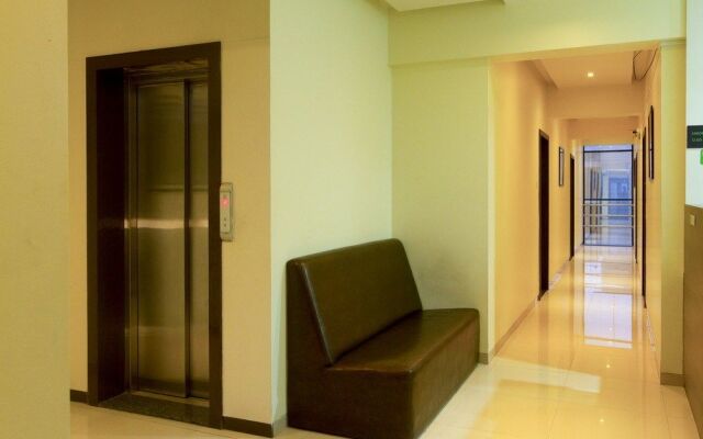 FabHotel Bhagyashree Magarpatta