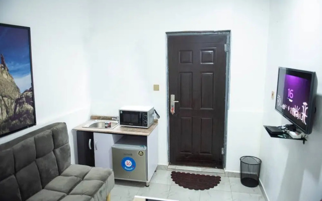 Lovely One-bed Apartment Located in Abuja