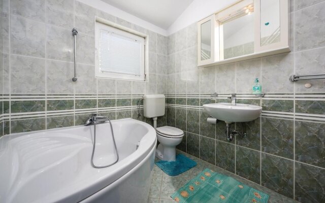 Awesome Home in Sv lovrec With Wifi and 2 Bedrooms