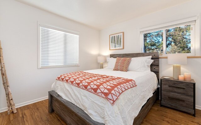 Hidden Gem Near Old Town | Grill & Cruiser Bikes!