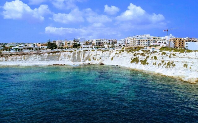 Exceptional Sunlit Apart Marsaskala Bay