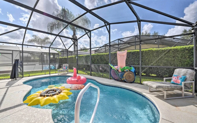 10 Mi to Disney + Heated Pool: Florida Abode!