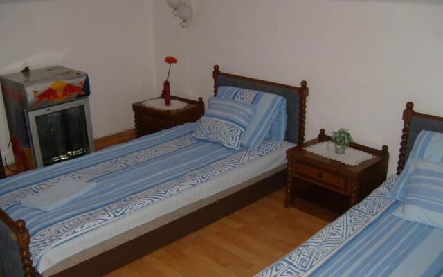 Pestjhely Panzi tterem