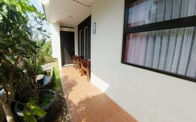 Villa Batu 2 Kamar No.7 dekat Museum Angkut