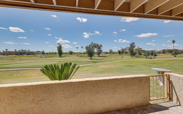 Golf Views & Pool Access: Central Scottsdale Condo