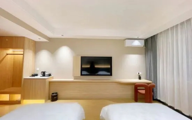 Yue Hotel (Baoding Mancheng Huiyou Shopping Mall)