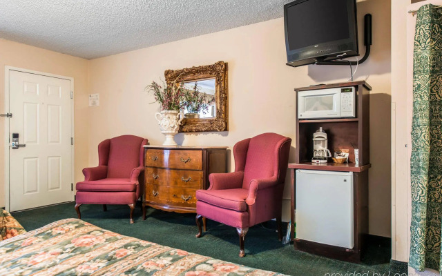 Quality Inn & Suites Manitou Springs at Pikes Peak