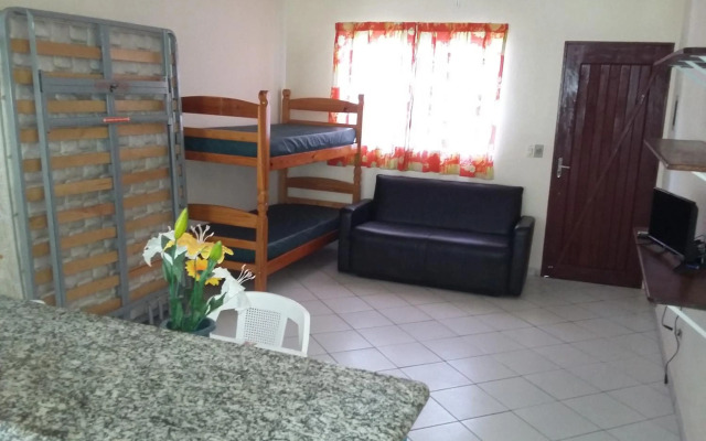 Kitnets Gracimar à 300mts Martin de Sá Caraguatatuba