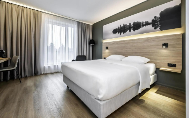 Отель Park Inn by Radisson Vilnius Airport Hotel & Conference Centre