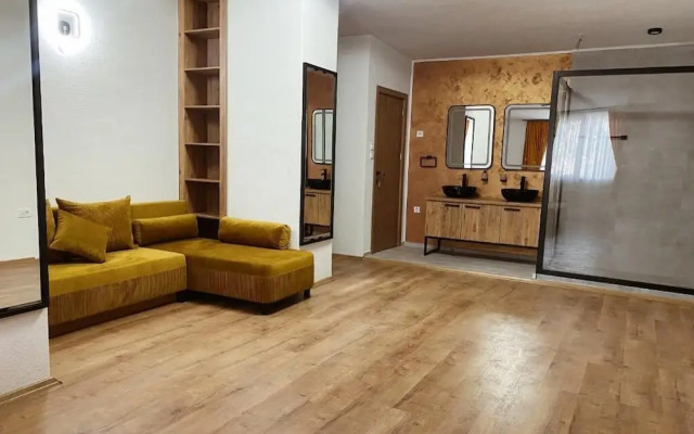 Hotel & Restaurant Domestika