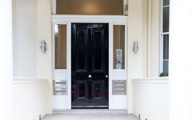 Spacious Pimlico Apartment