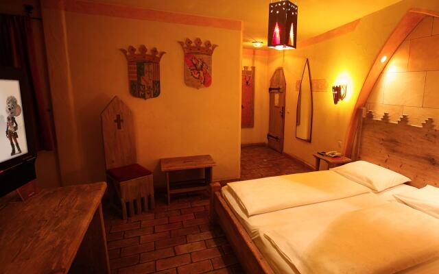 Europa-Park Freizeitpark & Erlebnis-Resort, Hotel Castillo Alcazar