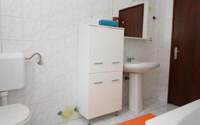 Apartments Jela