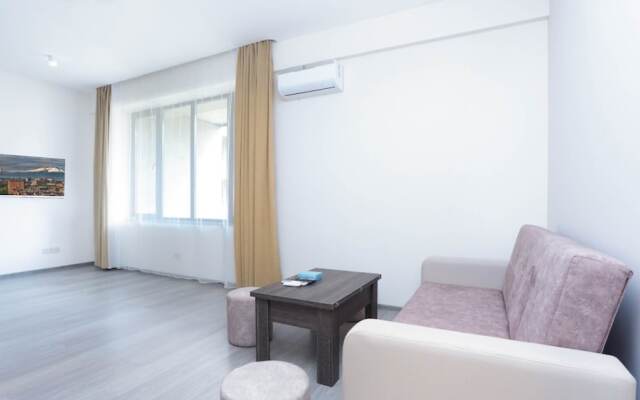 Stay Inn  on Buzand Str. 97