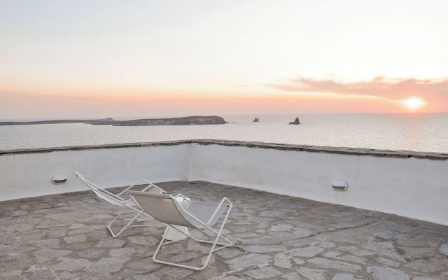 Cliff Villa