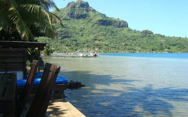 Bora Bora Bungalove