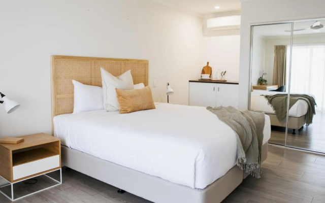 Noosa Heads Motel – Guest Rooms – Noosa Heads