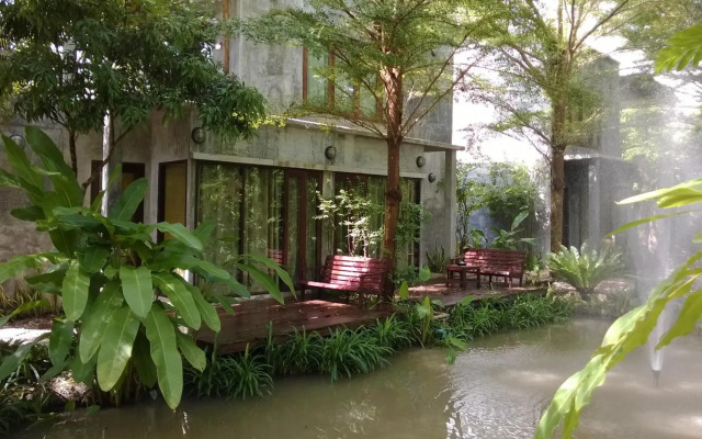 River CoCo Amphawa