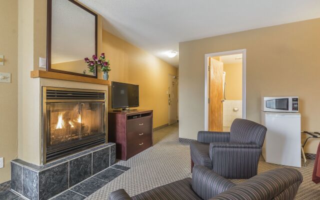 Jolly Roger Inn & Resort