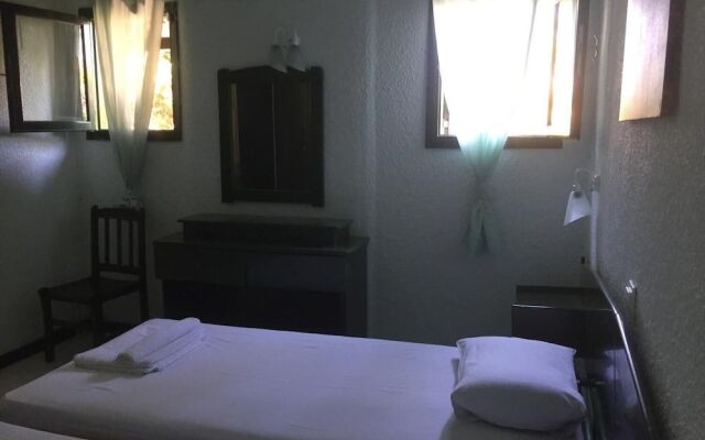 Nikos Apartments