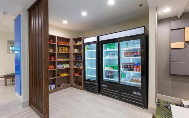 Holiday Inn Express & Suites Arlington North - Stadium Area by IHG