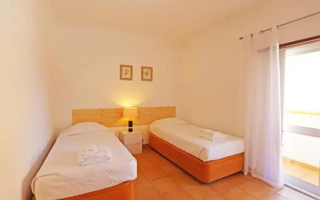 EE 02 - Bedroom 2 in Rossio Entrance Guesthouse