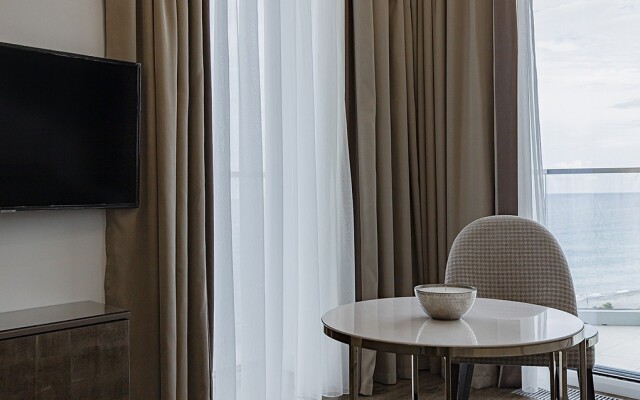 Лучезарный берег