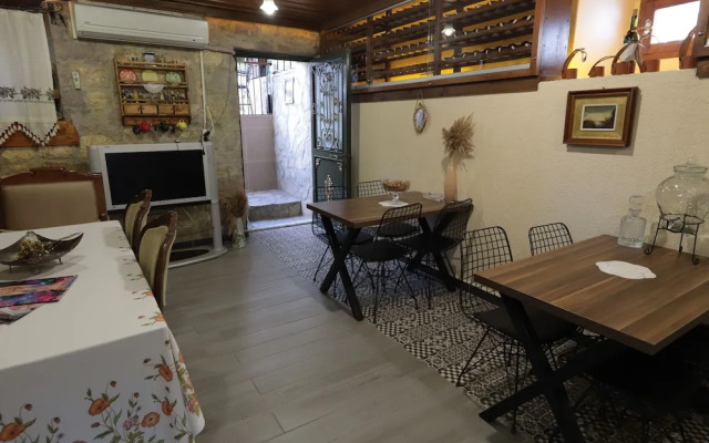 Olivia 1845 Guest House